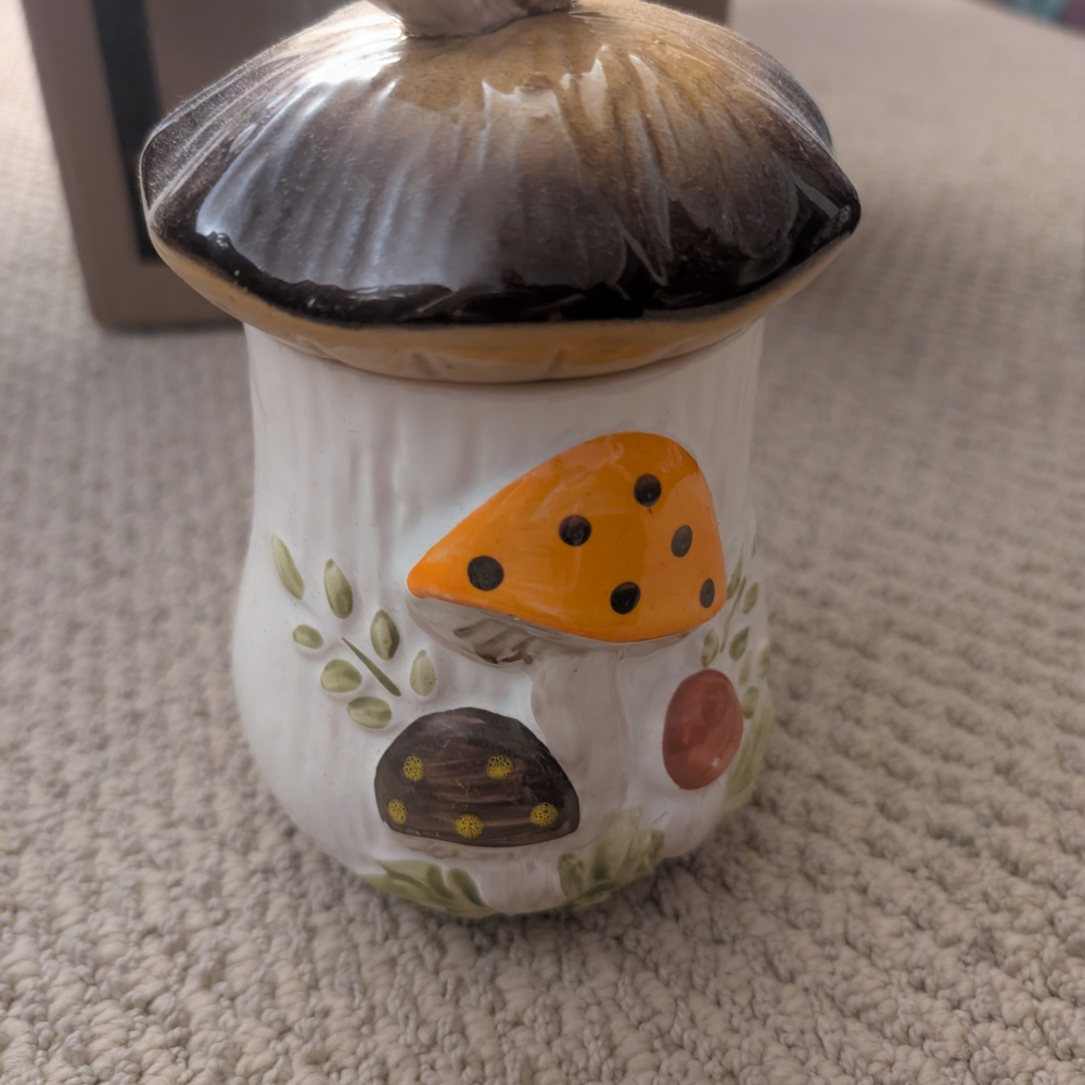 Merry Mushroom Ceramic Mushroom Design Food Storage Jar